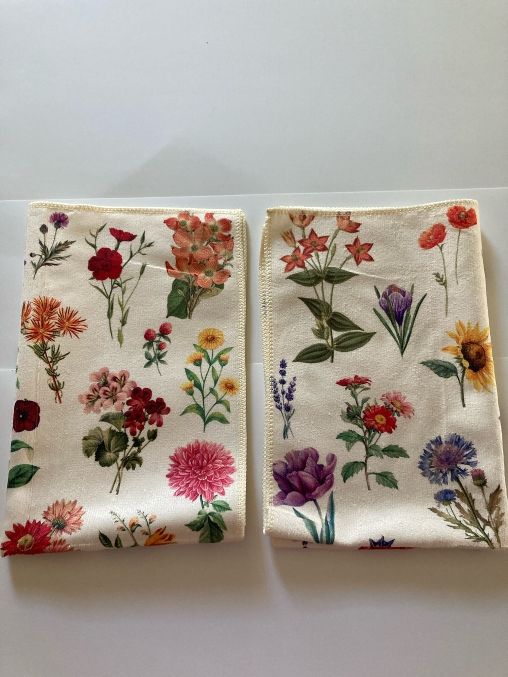 Floral Print Kitchen Towels in Cream with Multicolored Blooms Set of 2 Towels.